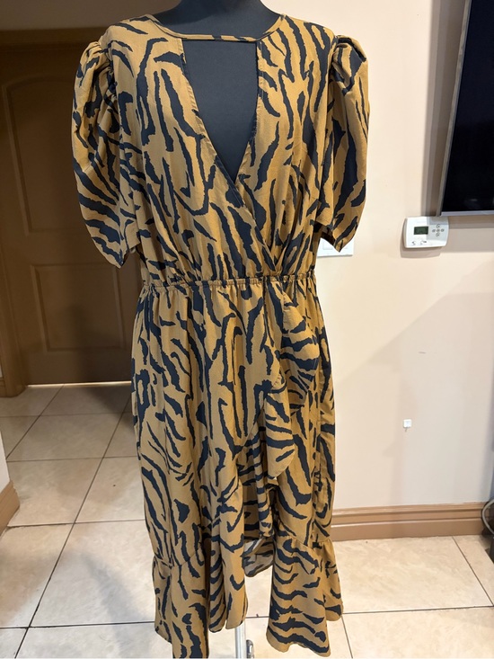 Nasty Gal Dresses & Skirts - Nasty Gal Zebra-Print Midi Dress